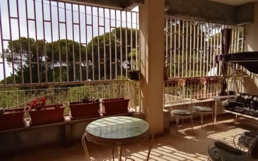 شقة سكنية في كيفون (طلعة الجامع \ الحرش)